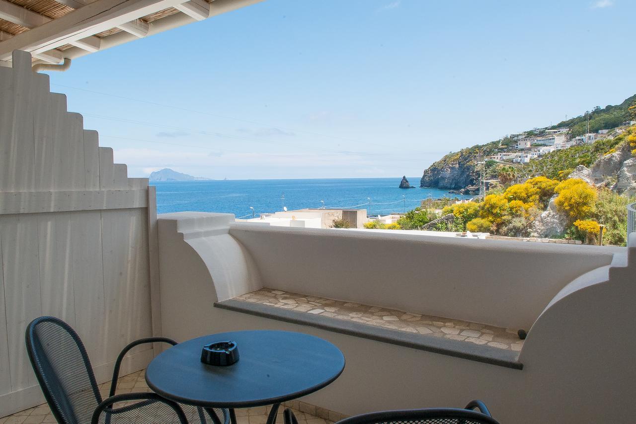 Hotel Cutimare - Aeolian Charme Acquacalda Екстериор снимка