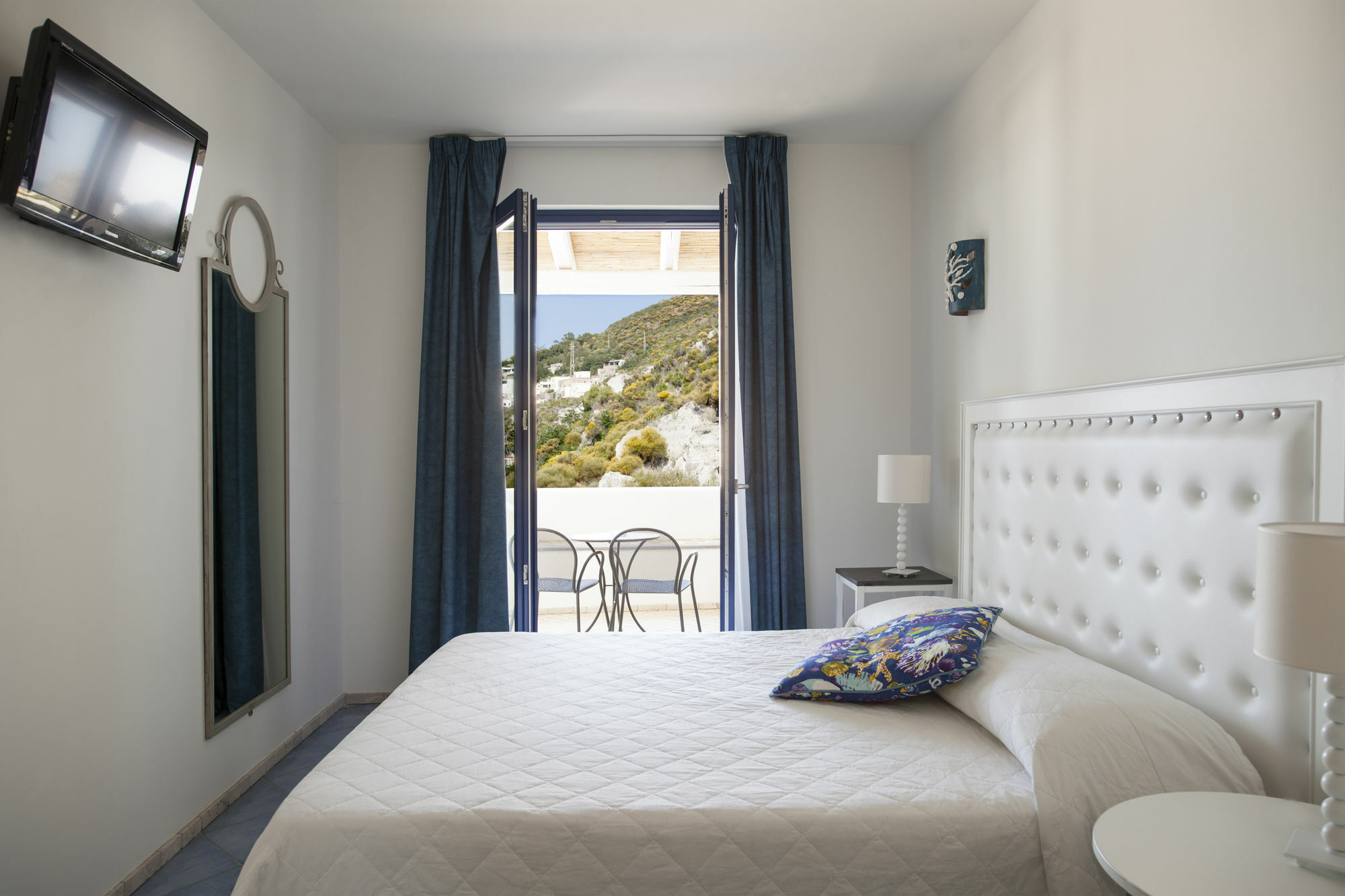 Hotel Cutimare - Aeolian Charme Acquacalda Екстериор снимка