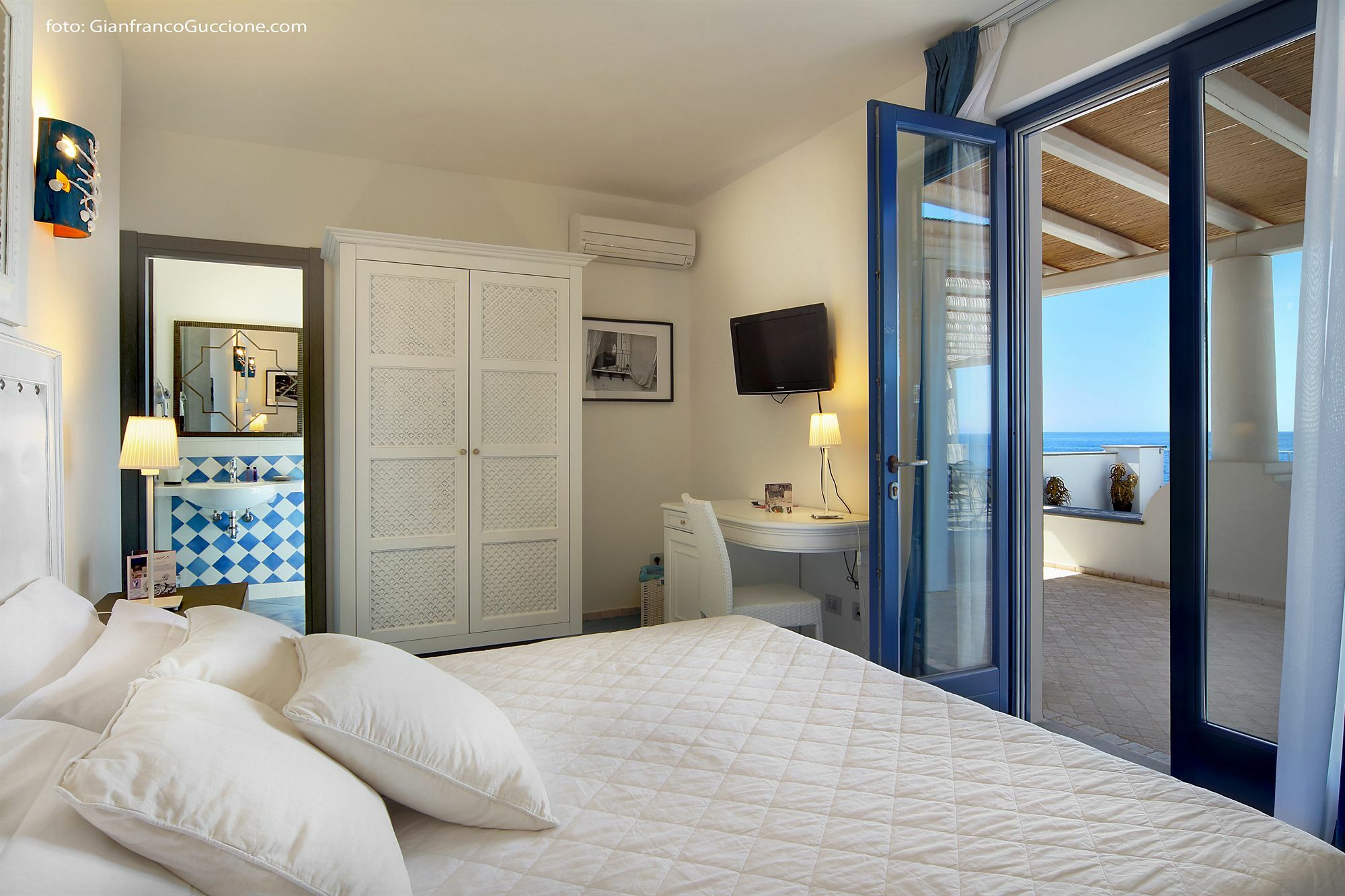 Hotel Cutimare - Aeolian Charme Acquacalda Екстериор снимка